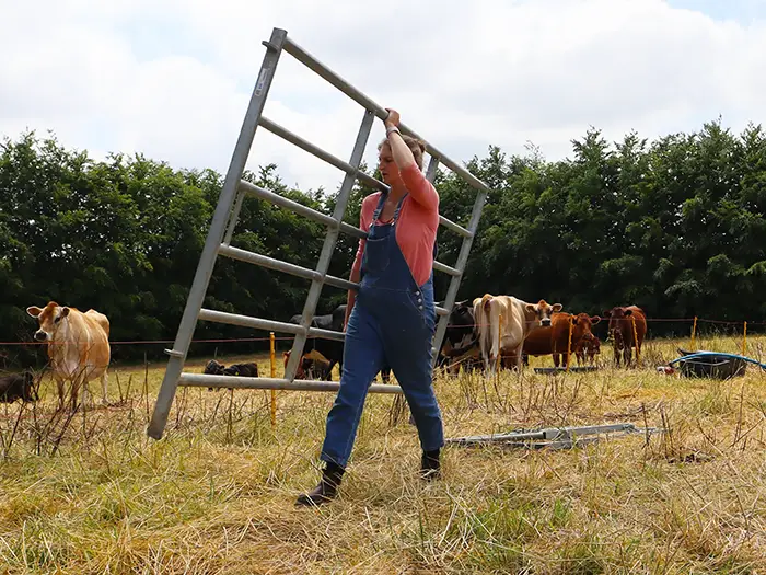 Whether you're starting your career or looking to change career, farming and growing has a host of sustainable opportunities with rewarding roles.